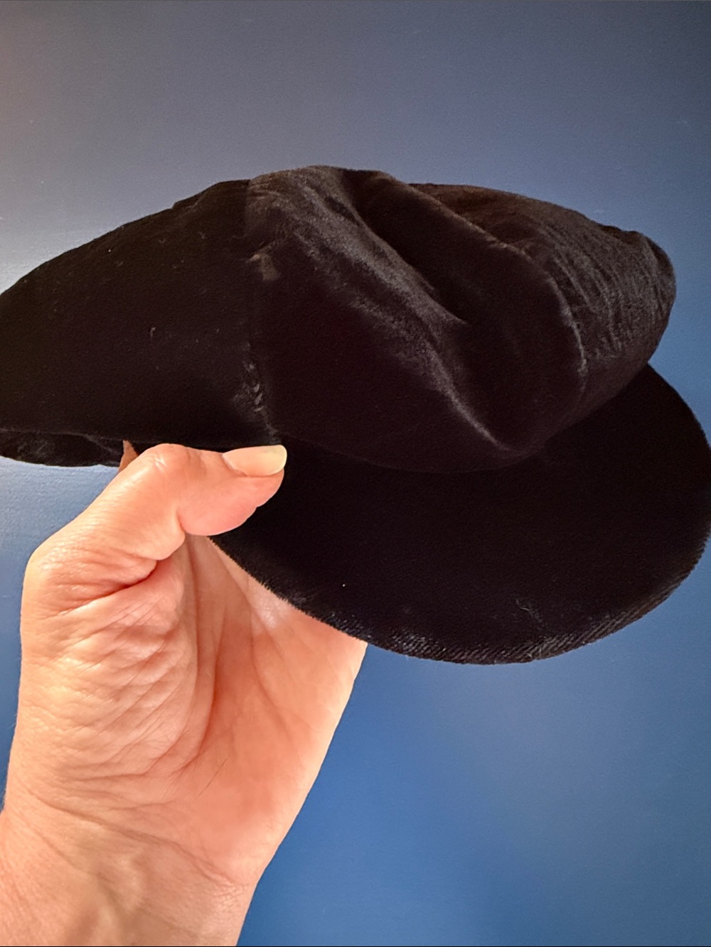 Classic Black Velvet Newsboy Cap Chic